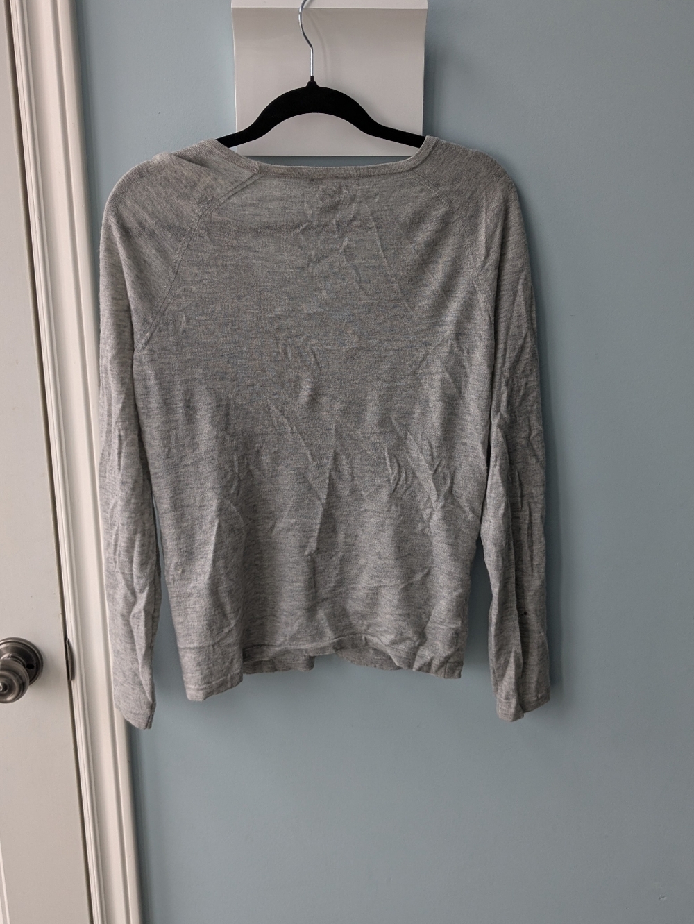 Cashmere Button-Up V-Neck Cardigan - Picture 5 of 6
